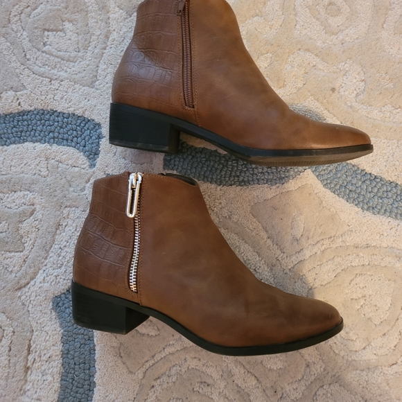 Call It Spring brown ankle boots 👢 - Picture 1 of 7